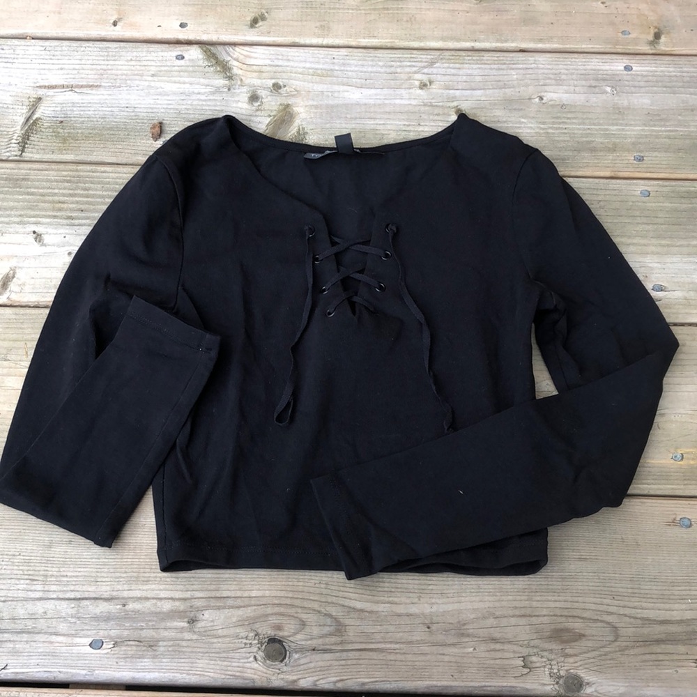 TOPSHOP Petite Black Cropped Lace-Up Shirt (US2)
